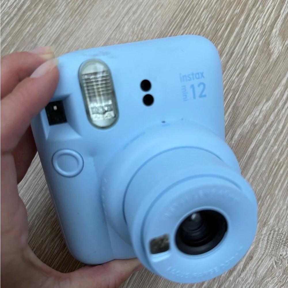 Instax Mini 12 Camera in Soft Blue *broken
